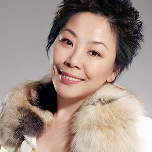 警花在办公室里给局长口交做爱视频
